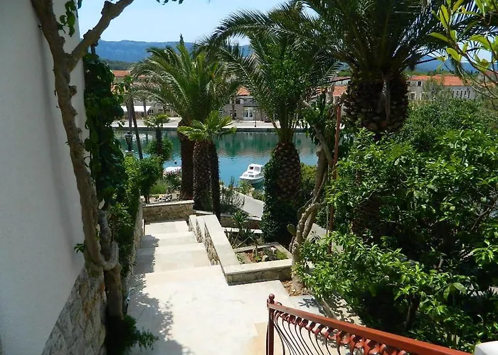 And Darinka Apartment Vrboska