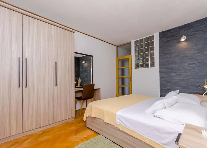 And Darinka Apartment